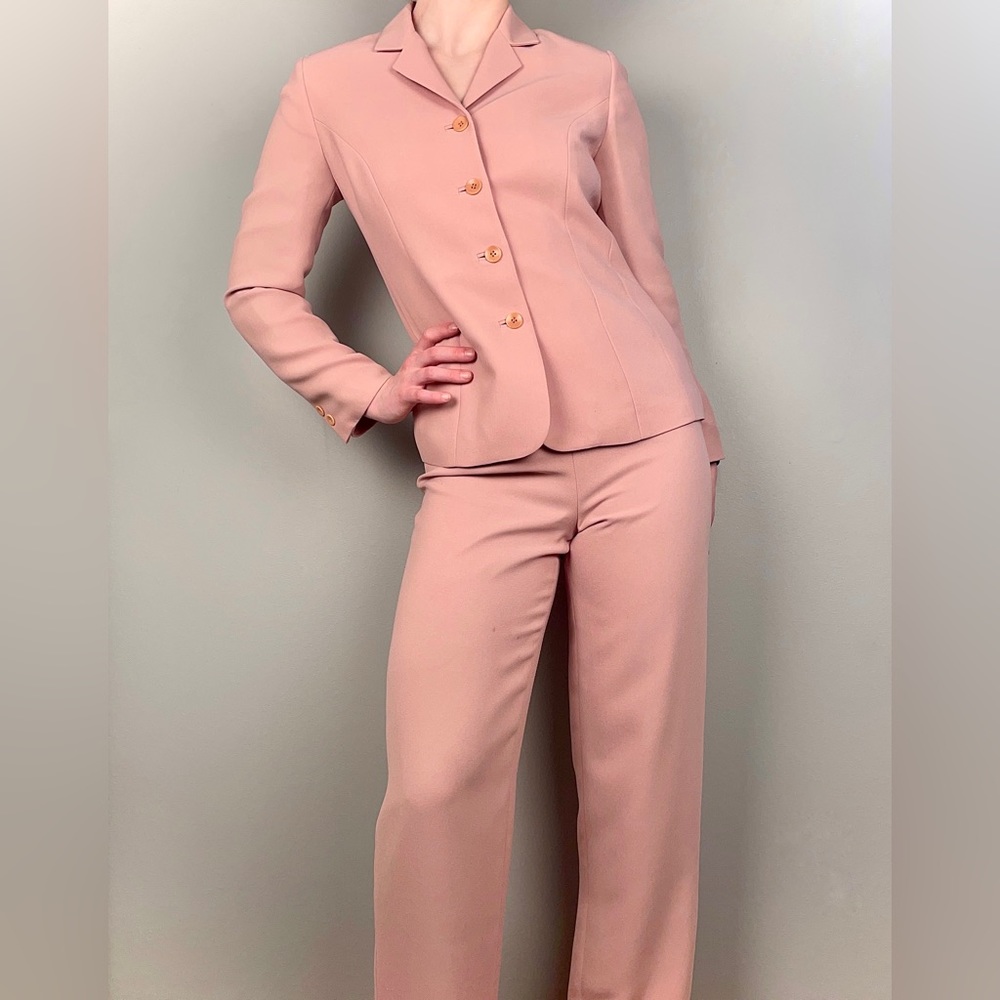 PETITE SOPHISTICATE Women’s Lined High Waisted 2 Piece Pantsuit  Top: 2 Pants: 4